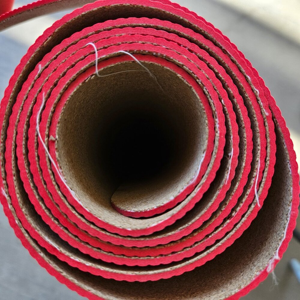Jessica Simpson Reversible Cork 3mm Yoga Mat for Hot Yoga & Pilates - Picture 10 of 14